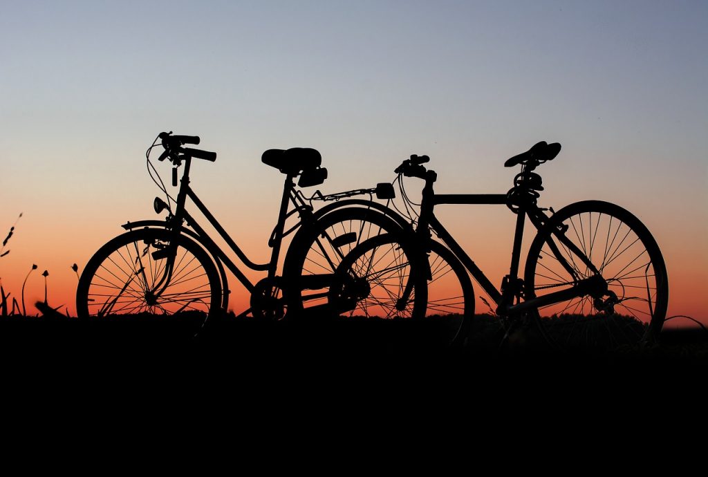 bici tramonto